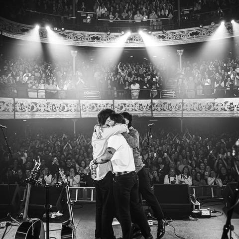 𝑳𝒊𝒔𝒕𝒆𝒏 𝑩𝒂𝒄𝒌!

We absolutely loved hosting @ambleofficial at 3Olympia Theatre in December 2024, and you can experience the magic of the night all over again. 

They have released Live In Dublin, recorded right here!

Listen now on all streaming platforms🌟 

#3olympia #amble #ambleliveindublin #ambleliveat3olympiatheatre #newalbumoutnow