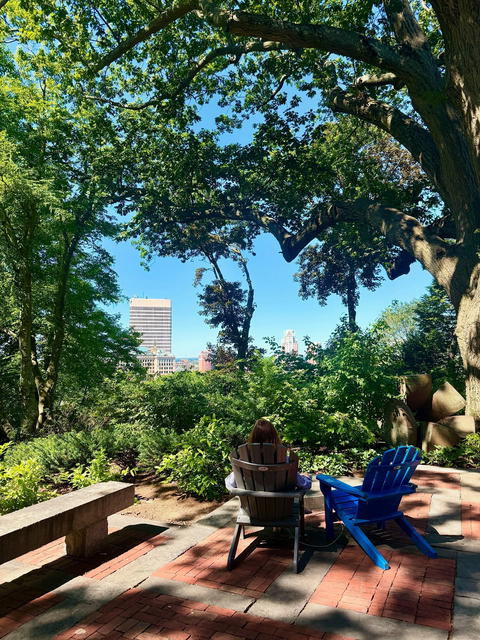 Woods-Gerry has the best views☀️🌲🌳🏙️

What’s your favorite spot to soak up the sun on campus? Tell us below👇🏼

#RISD #RISD1877 #LifeAtRisd #Providence