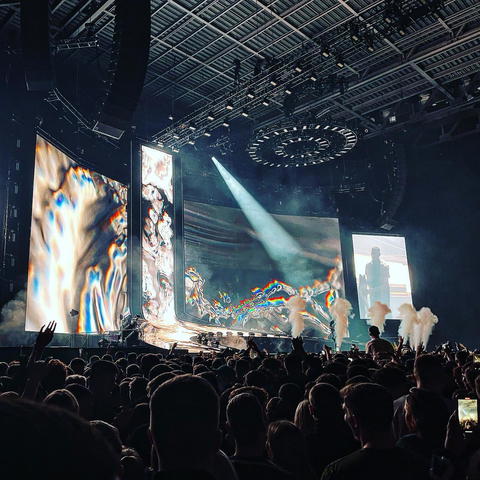Just a lil #ThrowbackThursday to the absolutely fire @santandave performance in #3Arena ๐ฅ Hard to believe this was ne...