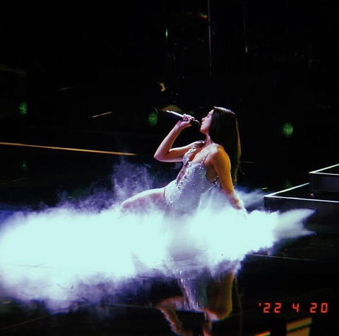 Still on absolute cloud 9 โ๏ธ from the deadly Dua Lipa shows at #3Arena โก๏ธ
๐ธ 1 via @md.n.jpn
๐ธ 2 via @qui...