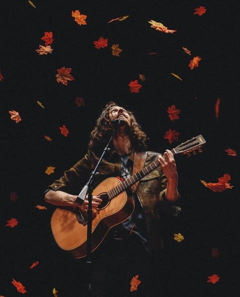 In our spooky season era ๐ป This photo of Hozier at #3Arena in 2019 has us all in our Autumn feels ๐
๐ธ via @r...